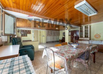 Sala da pranzo - Casa indipendente Via San Nullo
 
80, Catania - foto 6