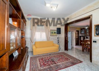 Soggiorno - Apartment Via Macaluso
 
83, Catania - photo 1