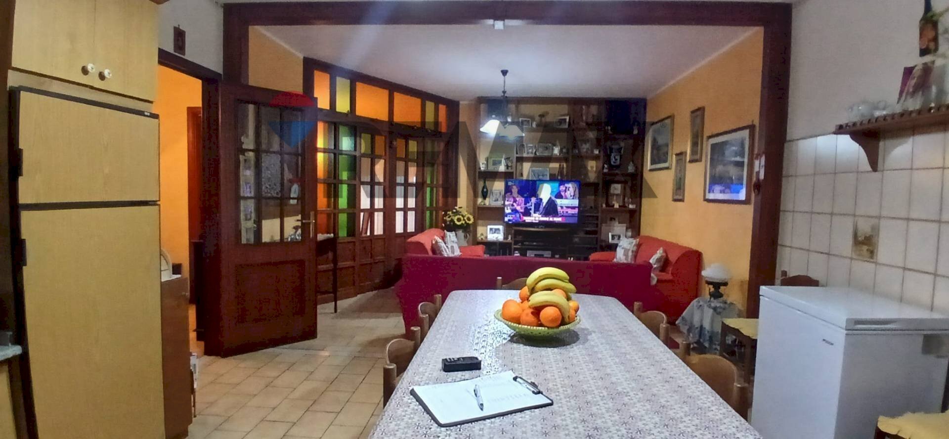 Sala da pranzo - Quadrilocale Via Regina Del Cielo
 
20, Fiumefreddo di Sicilia - foto 1