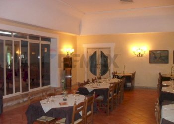 Sala da pranzo - Locale Commerciale Strada Statale 114 Km113
snc, Catania - foto 1