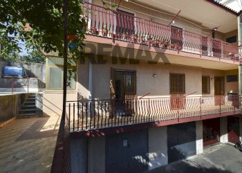 Edificio all\'aperto - Quadrilocale Via Provinciale Per Riposto
 
13, Acireale - foto 8