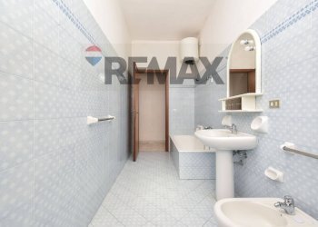 Bagno - Quadrilocale Via Provinciale Per Riposto
 
13, Acireale - foto 32