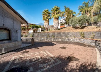 Foto 2 - Villa Via Duccio Galimberti
 
111, Santa Venerina - photo 2