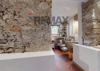 Particolari in pietra piano terra - Casa semi indipendente Via Pescarella 23, Pietrasanta - foto 18