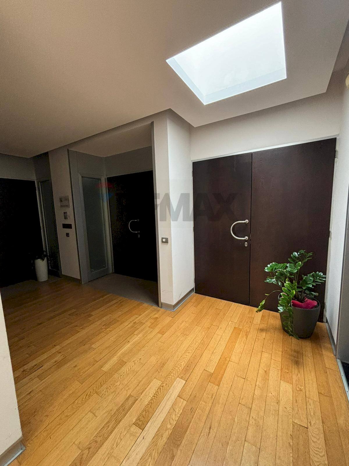 Hall / corridoio - Commercial Premises Montevarchi - photo 2