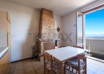 Sala da pranzo - Independent house Via Monaci Silvestrini
 
21, Arcevia - photo 8