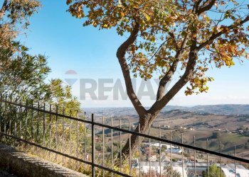 Vista delle montagne - Independent house Via Monaci Silvestrini
 
21, Arcevia - photo 24