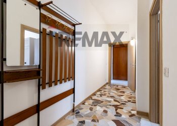 Hall / corridoio - Three-room apartment VIA PASCOLI
 
4, Carnate - photo 19