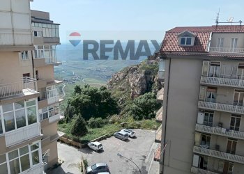 Edificio all\'aperto - Trilocale Via Gaetano Donizzetti
 
8, Enna - foto 20