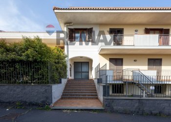 Casa all\'aperto - Quadrilocale Via Barcellona
 
30/A, Acireale - foto 1