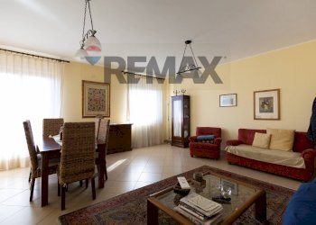 Sala da pranzo - Quadrilocale Via Barcellona
 
30/A, Acireale - foto 8