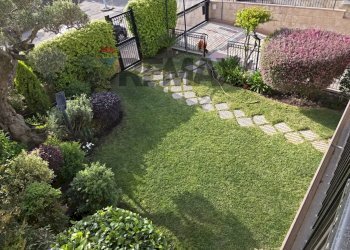 Giardino - Terraced Villa Via Maria Grazia Cutuli
 
15, Viagrande - photo 36