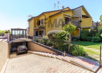 Casa all\'aperto - Villa a Schiera Via Maria Grazia Cutuli
 
15, Viagrande - foto 2