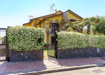 Casa all\'aperto - Villa a Schiera Via Maria Grazia Cutuli
 
15, Viagrande - foto 3