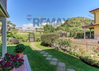 Giardino - Villa a Schiera Via Maria Grazia Cutuli
 
15, Viagrande - foto 7