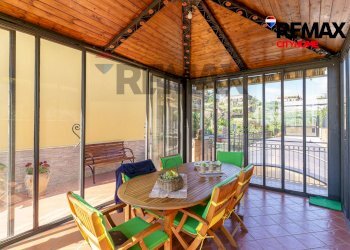 Sala da pranzo - Villa a Schiera Via Maria Grazia Cutuli
 
15, Viagrande - foto 9