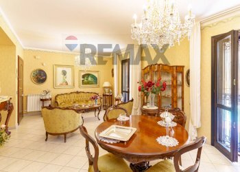 Sala da pranzo - Villa a Schiera Via Maria Grazia Cutuli
 
15, Viagrande - foto 17
