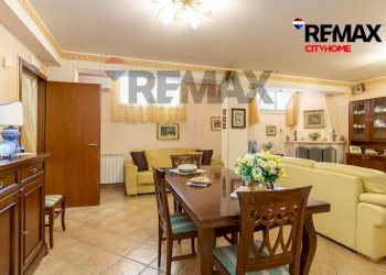 Sala da pranzo - Villa a Schiera Via Maria Grazia Cutuli
 
15, Viagrande - foto 55