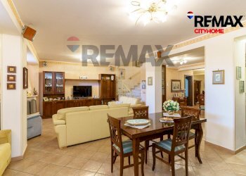 Sala da pranzo - Villa a Schiera Via Maria Grazia Cutuli
 
15, Viagrande - foto 59