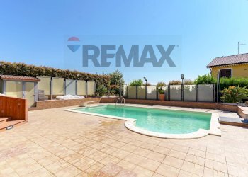 Piscina - Villa a Schiera Via Maria Grazia Cutuli
 
15, Viagrande - foto 71