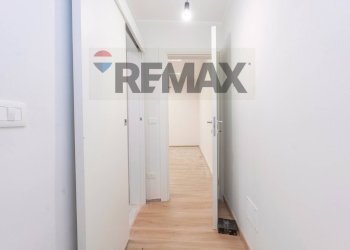 Hall / corridoio - Two-room apartment Via Saturno
 
24, Catania - photo 7