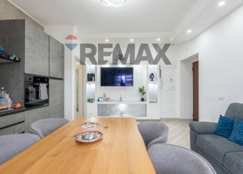 Sala da pranzo - Four-room apartment Viale Principe Umberto
 
152, Caltagirone - photo 5