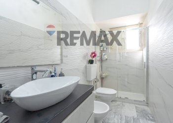 Bagno - Four-room apartment Viale Principe Umberto
 
152, Caltagirone - photo 8