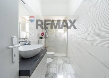 Bagno - Four-room apartment Viale Principe Umberto
 
152, Caltagirone - photo 10
