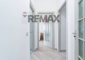 Hall / corridoio - Four-room apartment Viale Principe Umberto
 
152, Caltagirone - photo 11