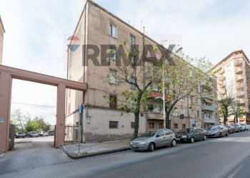 Edificio all\'aperto - Four-room apartment Viale Principe Umberto
 
152, Caltagirone - photo 23