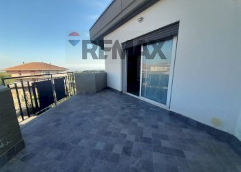 Terrazza - Three-room apartment Via: ROMA, Camporotondo Etneo - photo 1
