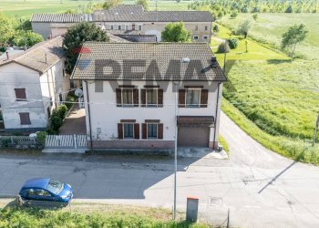 Casa all\'aperto - Casa indipendente VIA CORNEDOLE
 
89, Castelnovo di Sotto - foto 1