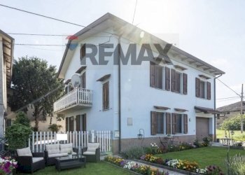 Casa all\'aperto - Casa indipendente VIA CORNEDOLE
 
89, Castelnovo di Sotto - foto 2