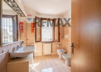 Bagno - Casa indipendente VIA CORNEDOLE
 
89, Castelnovo di Sotto - foto 15