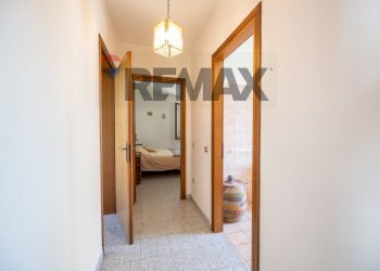 Hall / corridoio - Casa indipendente VIA CORNEDOLE
 
89, Castelnovo di Sotto - foto 18