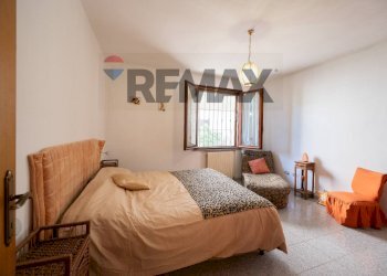 Camera / camera da letto - Casa indipendente VIA CORNEDOLE
 
89, Castelnovo di Sotto - foto 19