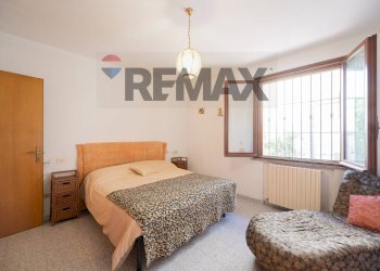 Camera / camera da letto - Casa indipendente VIA CORNEDOLE
 
89, Castelnovo di Sotto - foto 20