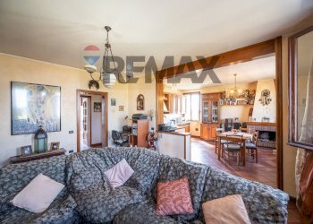 Sala da pranzo - Casa indipendente VIA CORNEDOLE
 
89, Castelnovo di Sotto - foto 25