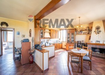 Cucina - Casa indipendente VIA CORNEDOLE
 
89, Castelnovo di Sotto - foto 27