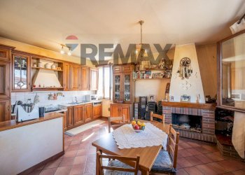 Cucina - Casa indipendente VIA CORNEDOLE
 
89, Castelnovo di Sotto - foto 28