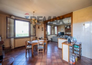 Cucina - Casa indipendente VIA CORNEDOLE
 
89, Castelnovo di Sotto - foto 30