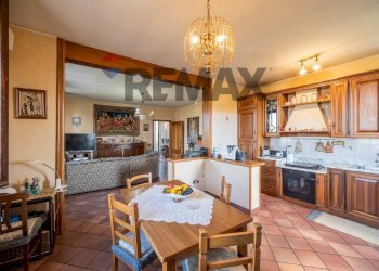 Cucina - Casa indipendente VIA CORNEDOLE
 
89, Castelnovo di Sotto - foto 31
