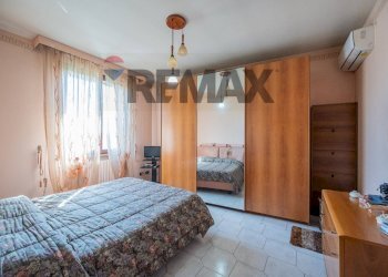 Camera / camera da letto - Casa indipendente VIA CORNEDOLE
 
89, Castelnovo di Sotto - foto 42