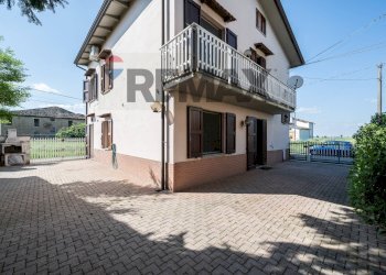 Casa all\'aperto - Casa indipendente VIA CORNEDOLE
 
89, Castelnovo di Sotto - foto 50