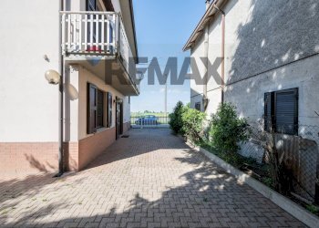 Terrazza - Casa indipendente VIA CORNEDOLE
 
89, Castelnovo di Sotto - foto 51