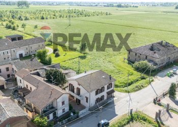 Casa all\'aperto - Casa indipendente VIA CORNEDOLE
 
89, Castelnovo di Sotto - foto 60