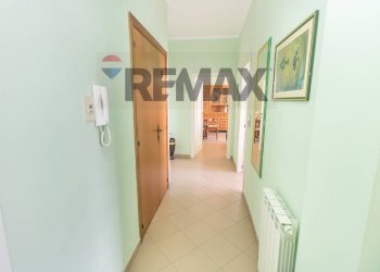 Hall / corridoio - Apartment VIA ROMA
 
54, Tornareccio - photo 21