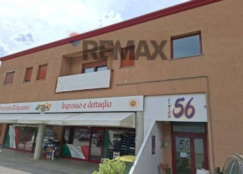 Edificio all\'aperto - Commercial Premises Viale Cadore
56, Ponte nelle Alpi - photo 4