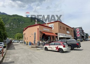 Edificio all\'aperto - Commercial Premises Viale Cadore
56, Ponte nelle Alpi - photo 6