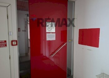 Hall / corridoio - Commercial Premises Viale Cadore
56, Ponte nelle Alpi - photo 10